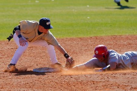 Hurricanes split DH with West Alabama