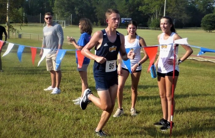Men's Cross Country Finishes 9th at Willie Laster Invite